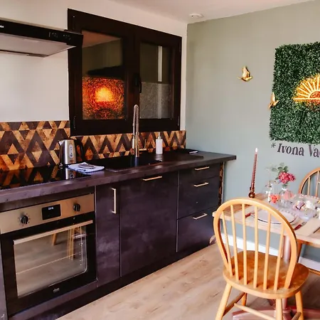 La Romantique Des Chatons * 米尼赞海滩